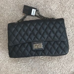 Black shoulder hand bag